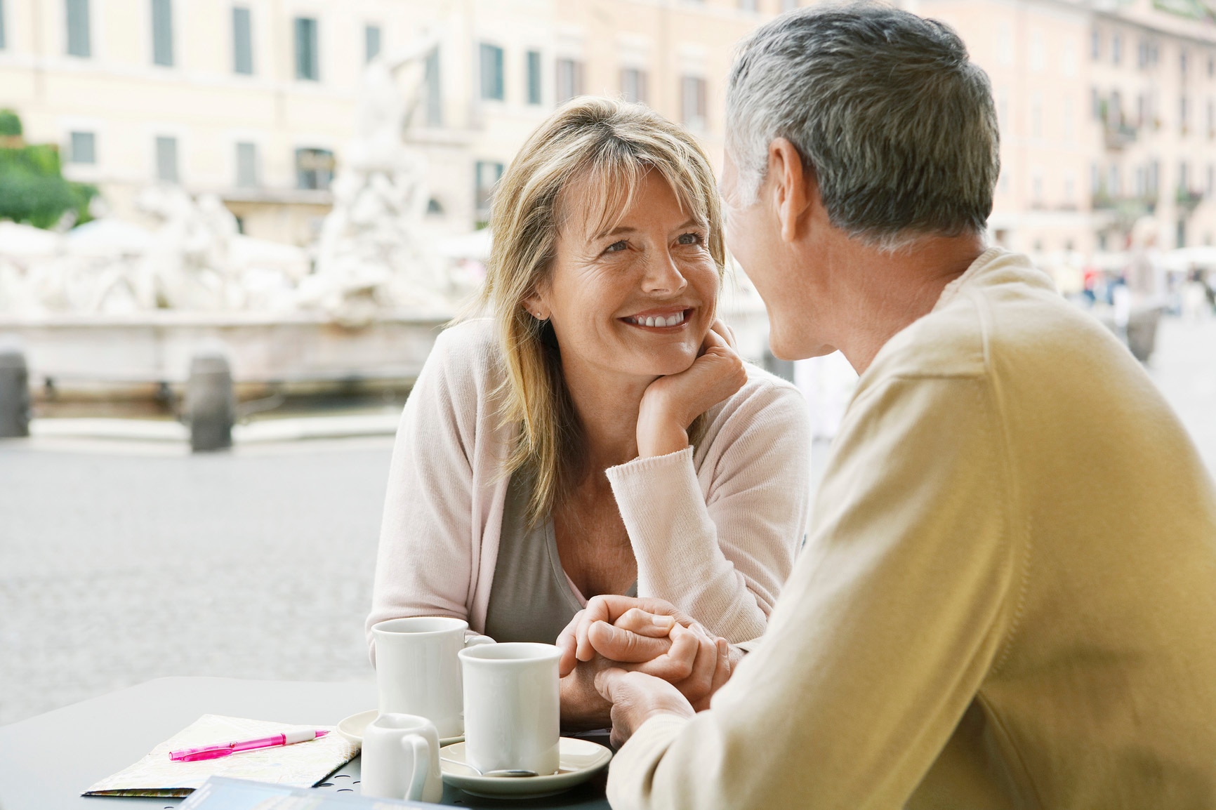 couple in cafe